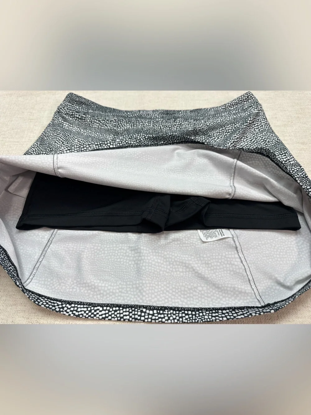 Nike Women’s Golf Skort Performance Dri Fit Medium Tennis Pickleball Lightweight
